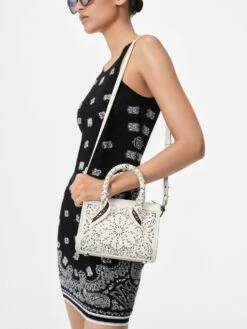 Amiri WOMEN - BANDANA MICRO TRIANGLE - Alabaster(Women Bandana Micro Triangle Alabaster) -Amiri 52e3194a 80c5 4b64 b394 81b2fb1a2b53